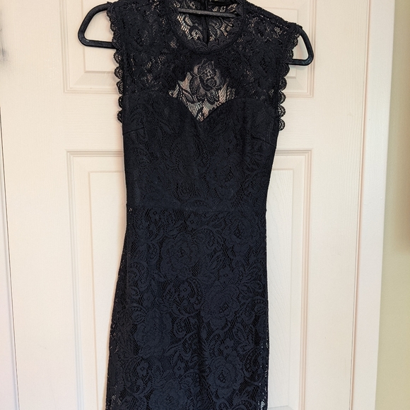 Dress - Picture 2 of 5